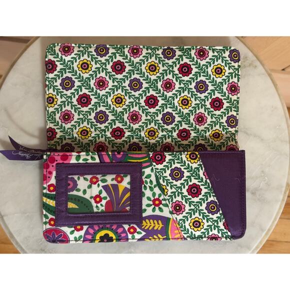 Vera Bradley | Viva Le Vera Pattern Quilted Accordion Wallet - Picture 5 of 12